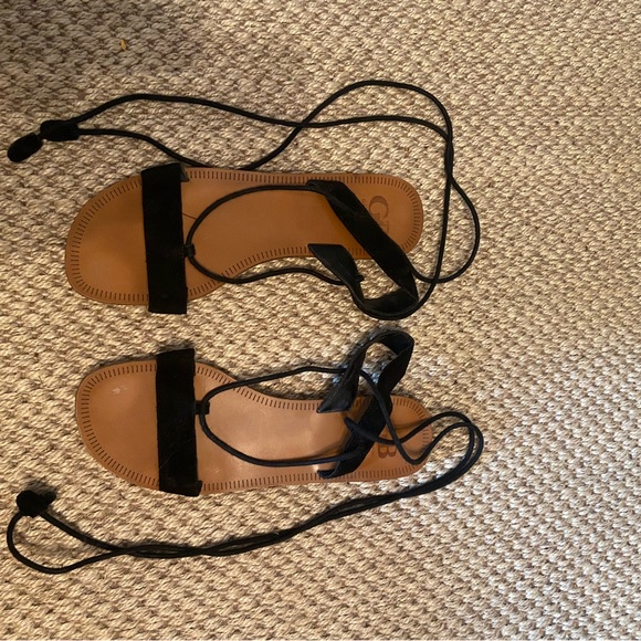 Gianni Bini Black Strappy Sandals - Picture 4 of 5